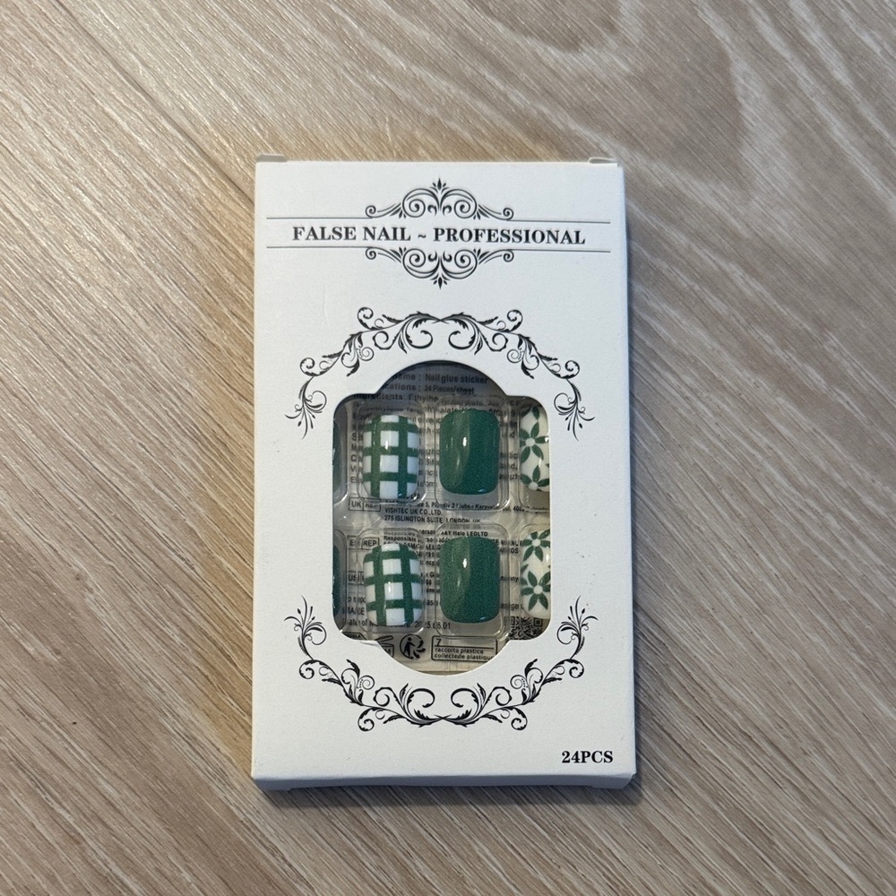 Sage Green & White Press On Nail Kit NEW đˇď¸ - Picture 3 of 4